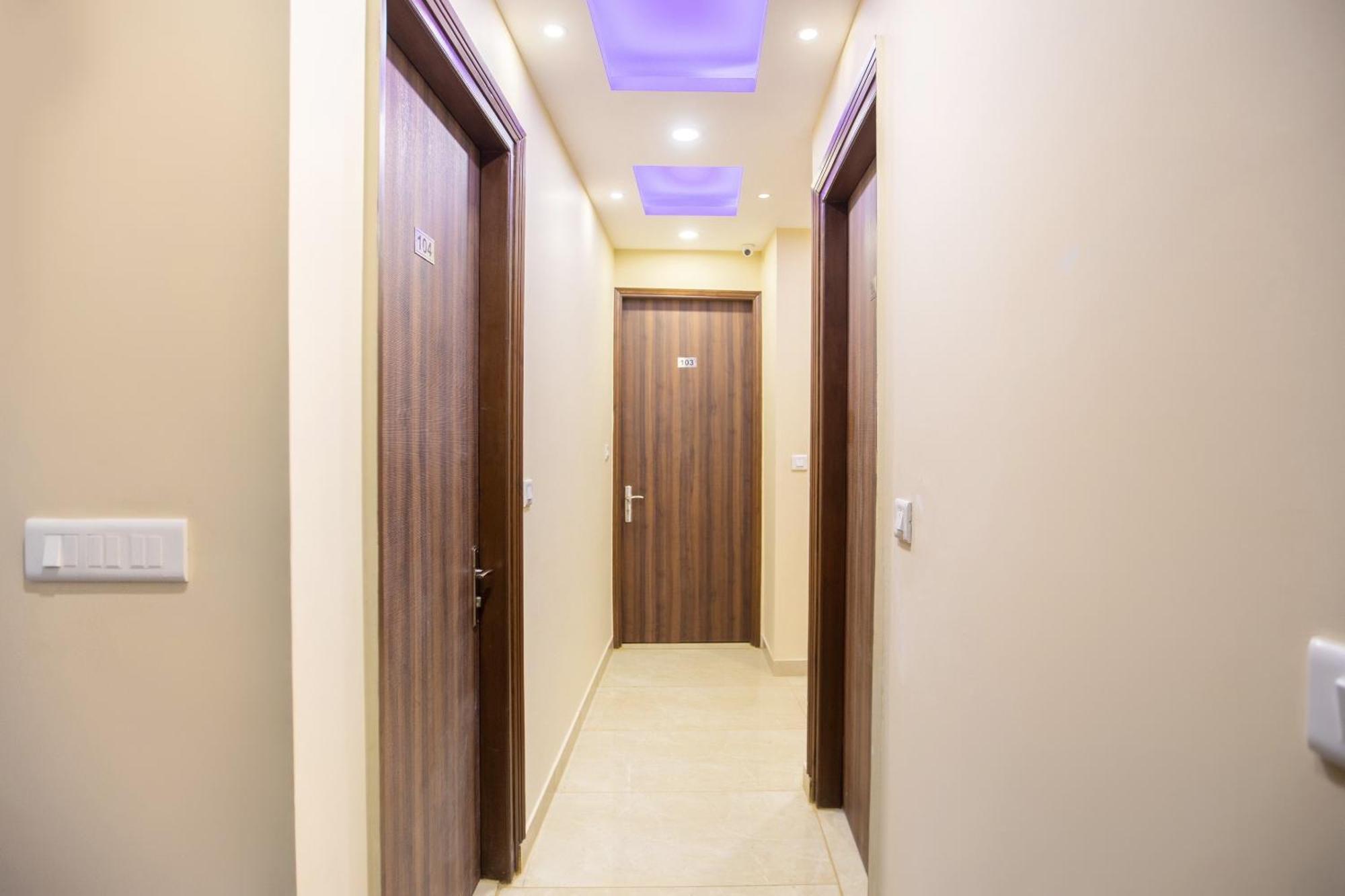 Super Oyo Hotel O Red Stone Inn New Delhi Luaran gambar
