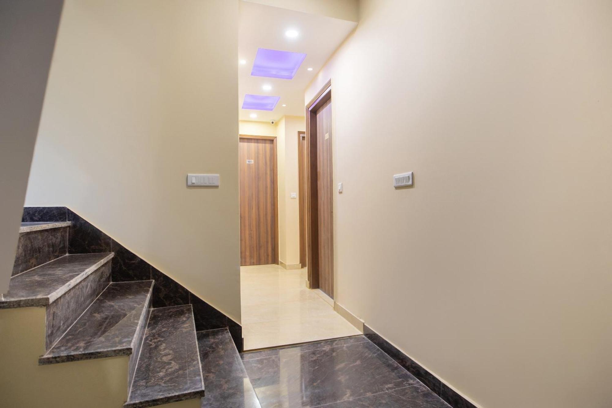 Super Oyo Hotel O Red Stone Inn New Delhi Luaran gambar